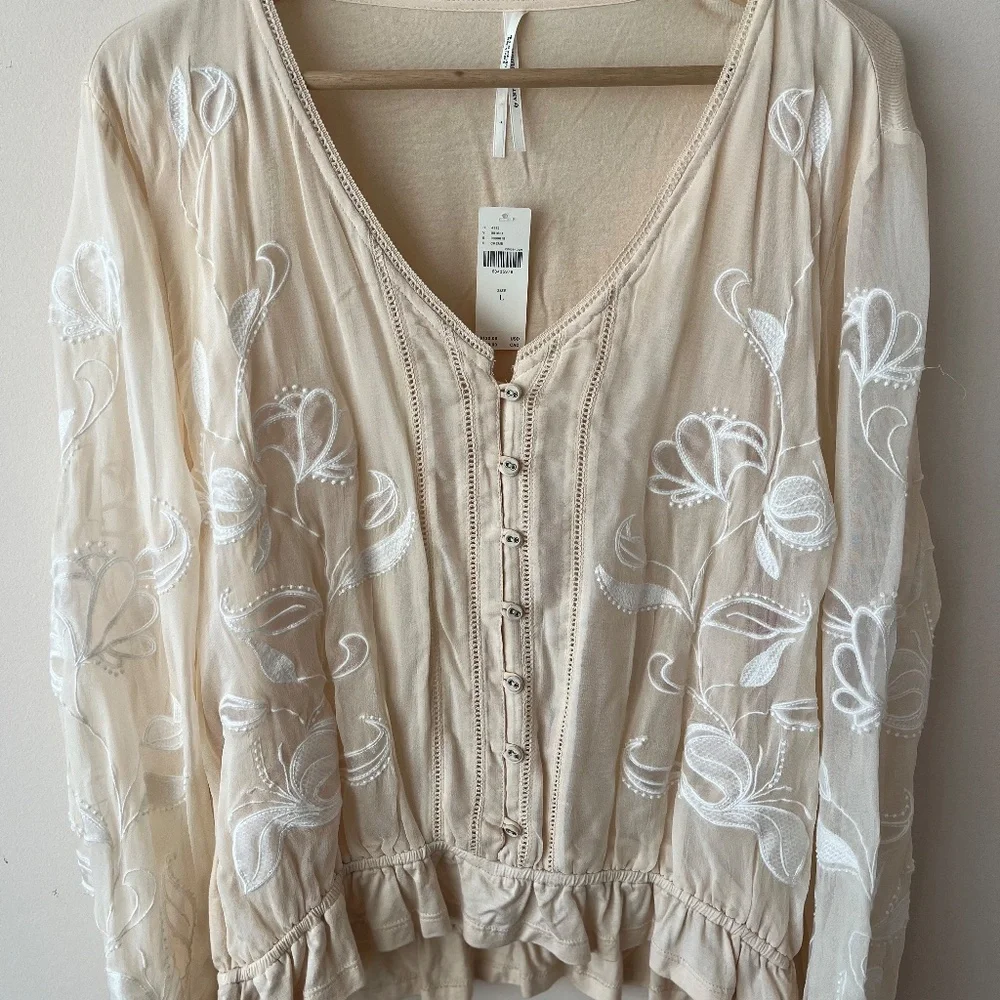BY ANTHROPOLOGIE Embroidered blouse size L - Picture 4 of 7